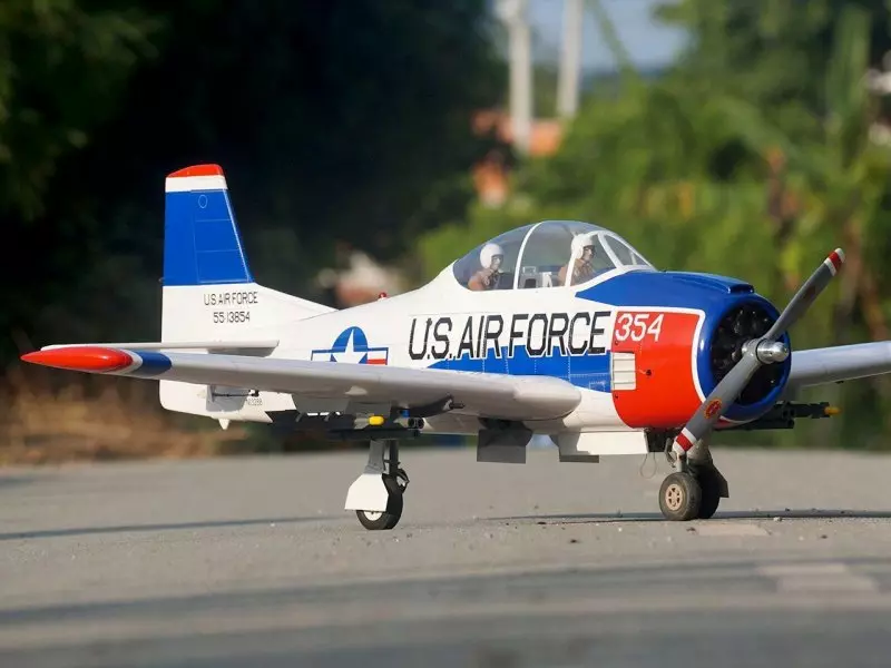 VQ Model T-28 Trojan (weiß) / 1770mm | # 15397